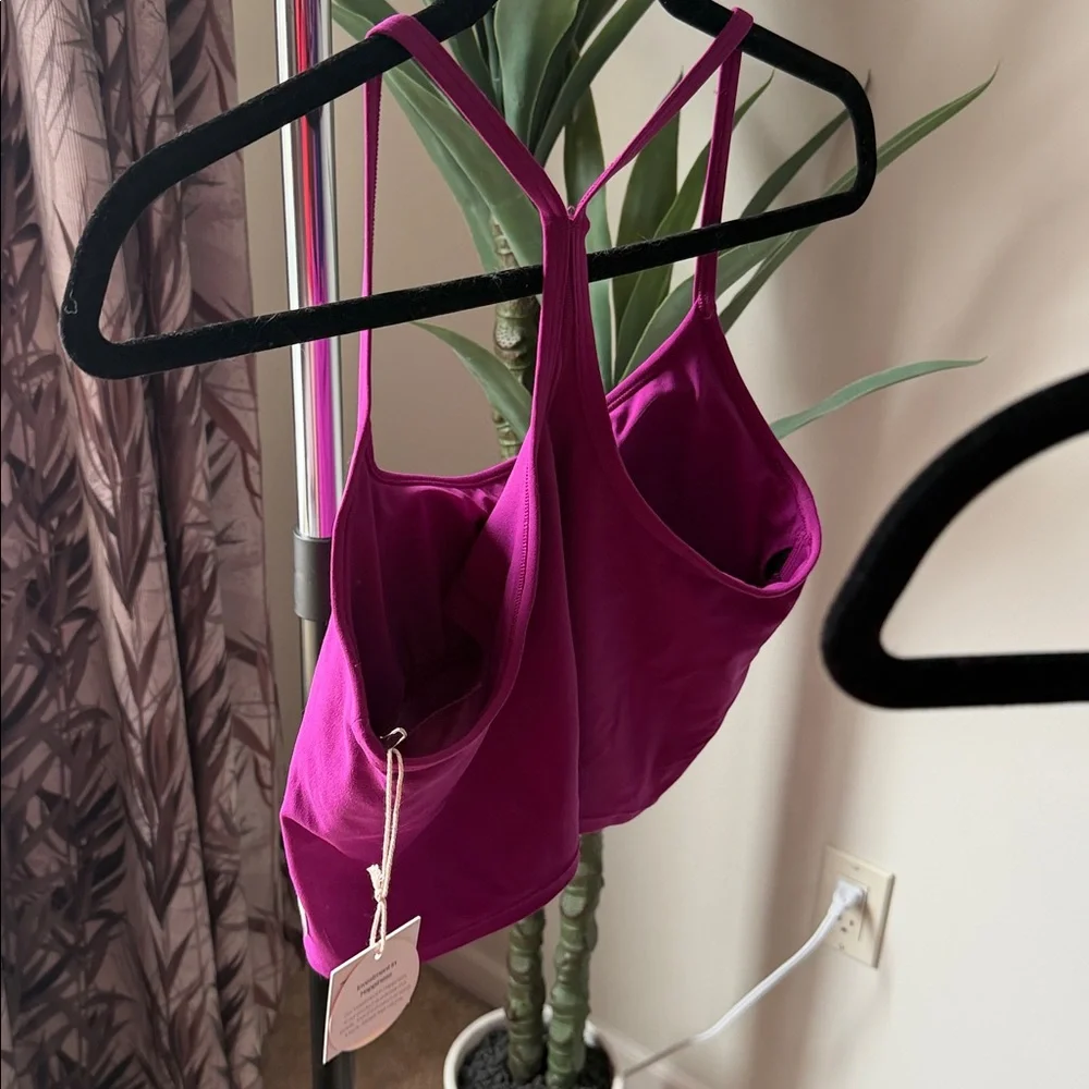 Vuori Vuori AllTheFeels Support Tank 2.0 Size Medium Magenta - Picture 7 of 8